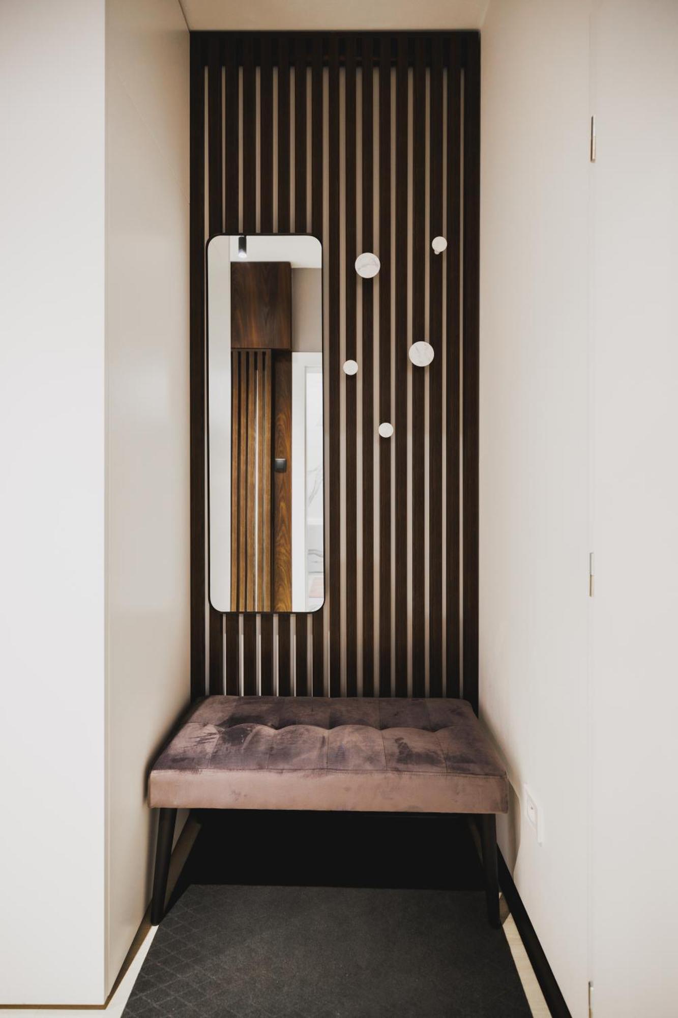 Rose Luxury Apartment & 24H Self Check-In With Private Parking Banská Bystrica Exteriör bild
